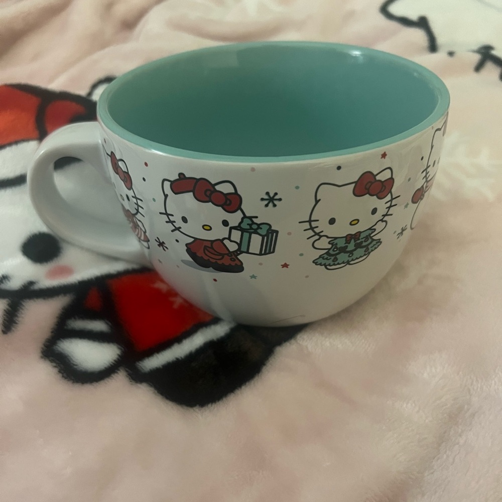 Hello kitty Christmas mug new